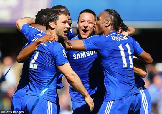 坐在替补席 坐在替补席